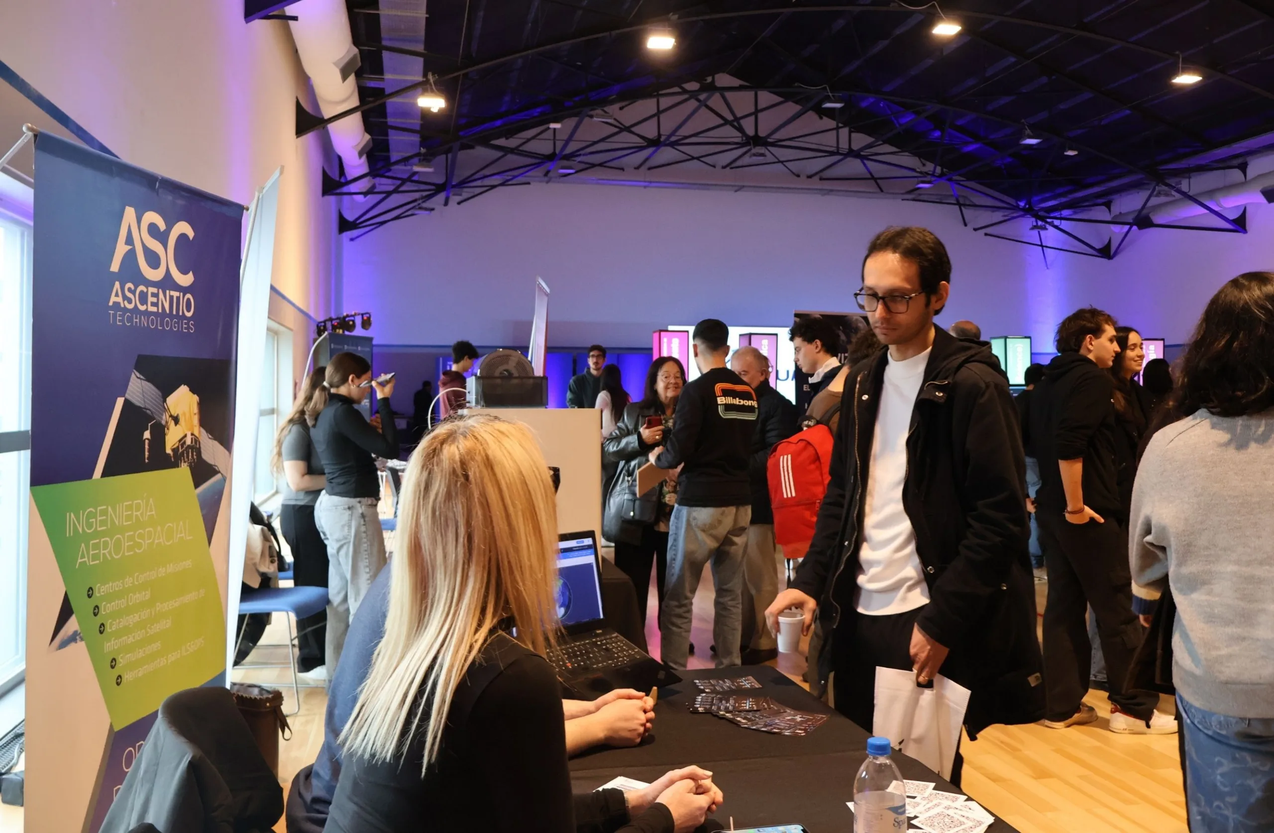 Astrum reunió a 360 personas en un evento que acerca la industria espacial nacional a los estudiantes y la comunidad científica.
