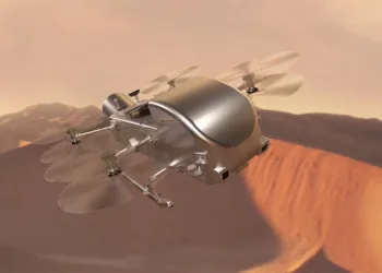 NASA avanza con la integración de Dragonfly, el dron nuclear que explorará Titán, la luna más grande de Saturno.