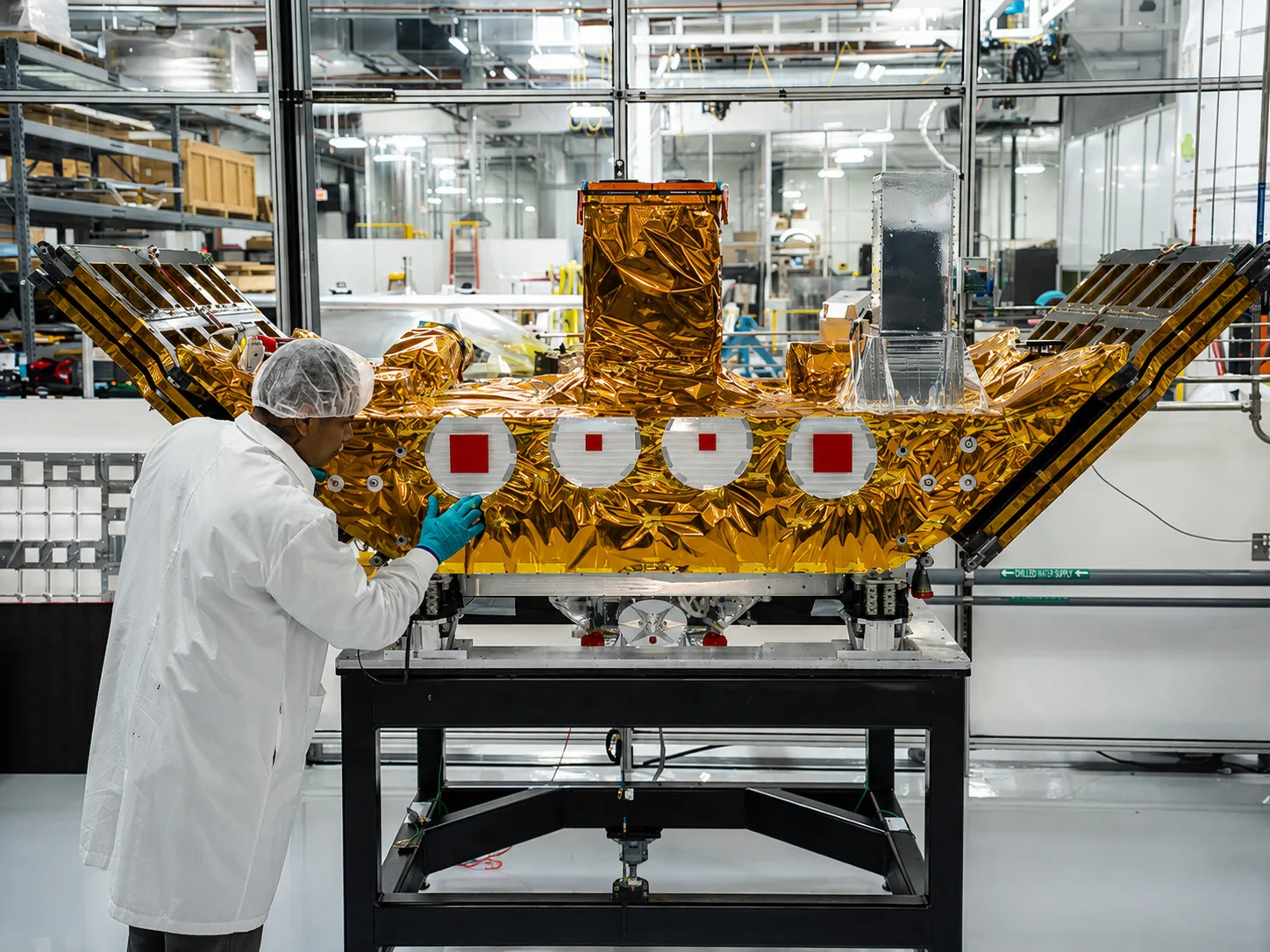 Mira es una nave espacial maniobrable de Impulse Space, diseñada para transportar cargas útiles y realizar cambios rápidos de órbita mediante un sistema de propulsión química de alto empuje. 