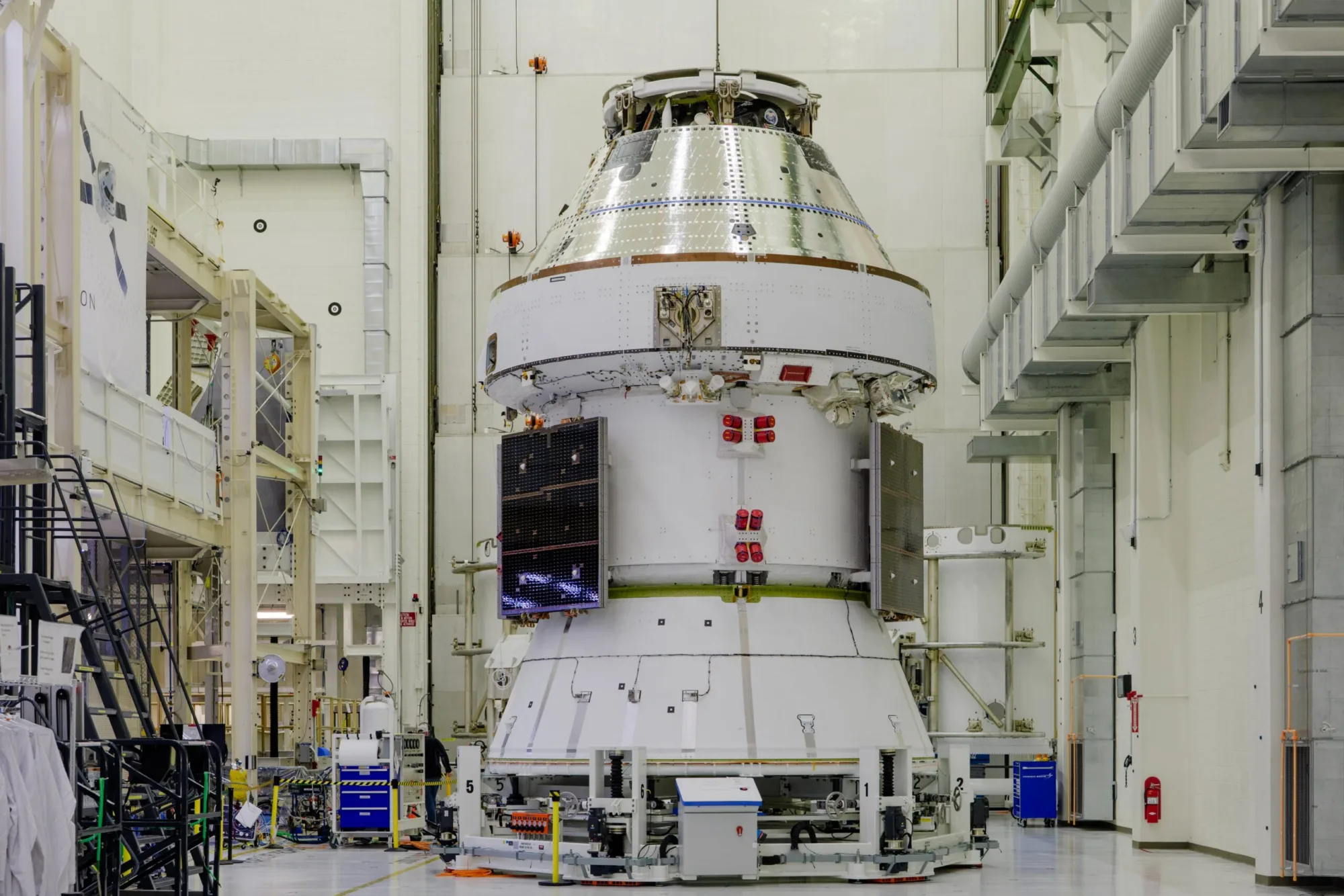 La nave Orión, con su módulo de tripulación y módulo de servicio, que se utilizó para la misión de la NASA Artemis II. Crédito: NASA.