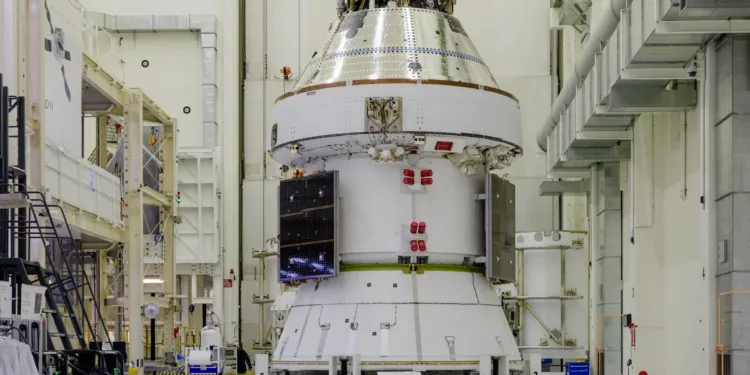 La nave Orión, con su módulo de tripulación y módulo de servicio, que se utilizó para la misión de la NASA Artemis II. Crédito: NASA.