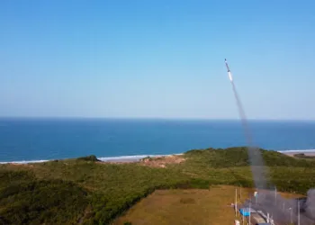 El cohete surcoreano SEBIT despegó desde Alcântara, pero la Fuerza Aérea Brasileña lo hizo explotar por una anomalía.