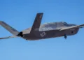 EE.UU. lleva a la producción al caza no tripulado FQ-42A que volará junto a sus aviones más avanzados.