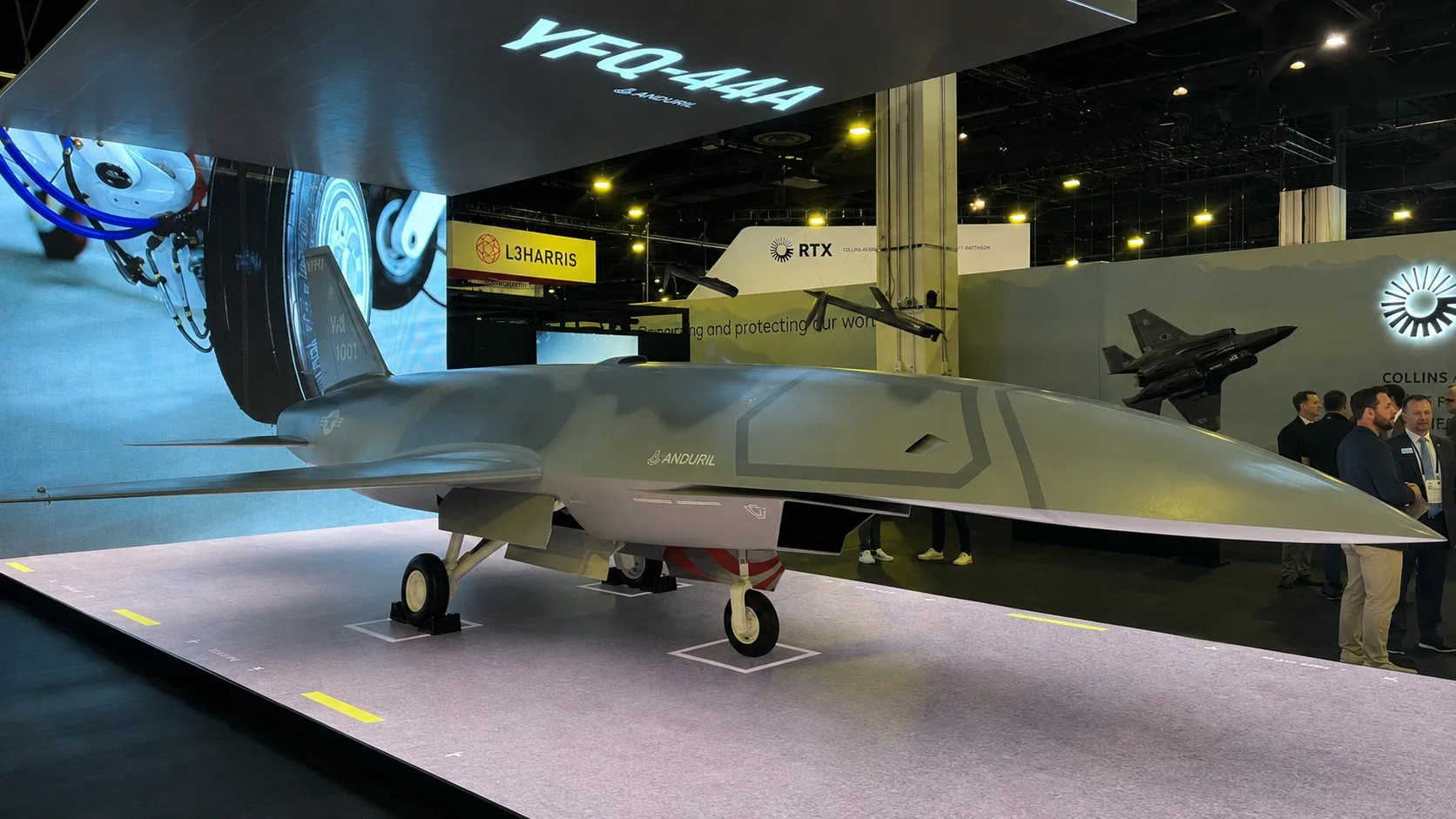 EE.UU. prepara al caza autónomo FQ-44 Fury para combatir junto a sus F-35.