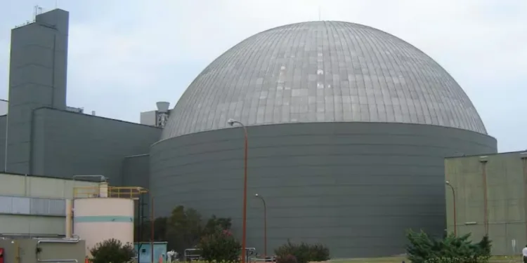 El Proyecto de Extensión de Vida de la CNE consideró aspectos para la mejora de la seguridad, que incluyeron el reemplazo de los generadores de vapor. Crédito: NA-SA