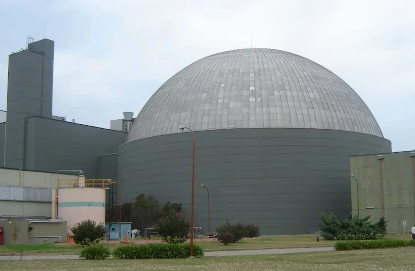 El Proyecto de Extensión de Vida de la CNE consideró aspectos para la mejora de la seguridad, que incluyeron el reemplazo de los generadores de vapor. Crédito: NA-SA
