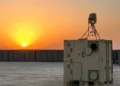 El sistema CLWS neutraliza drones del Grupo 3, de mayor tamaño y con mayores capacidades, en un ejercicio conjunto entre Estados Unidos y Arabia Saudita, demostrando su eficacia contra amenazas avanzadas.