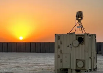 El sistema CLWS neutraliza drones del Grupo 3, de mayor tamaño y con mayores capacidades, en un ejercicio conjunto entre Estados Unidos y Arabia Saudita, demostrando su eficacia contra amenazas avanzadas.