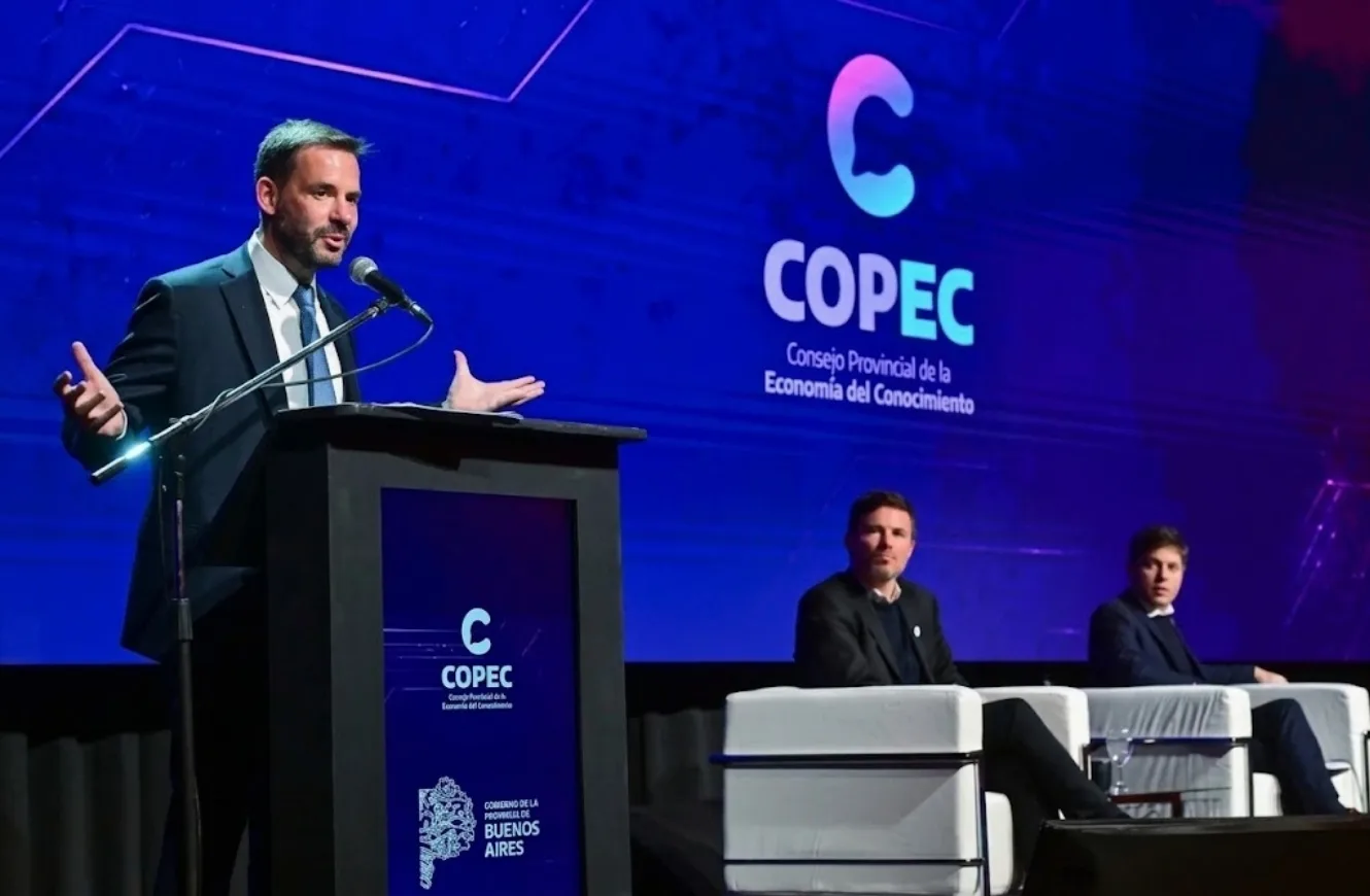 El acto fue encabezado por Axel Kicillof, Augusto Costa y Ariel Sujarchuk, presidente ad honorem del organismo, que se propone como un ámbito de articulación entre el Estado y el ecosistema del conocimiento para fortalecer el desarrollo productivo y el empleo de calidad en la provincia y el resto de la Argentina.