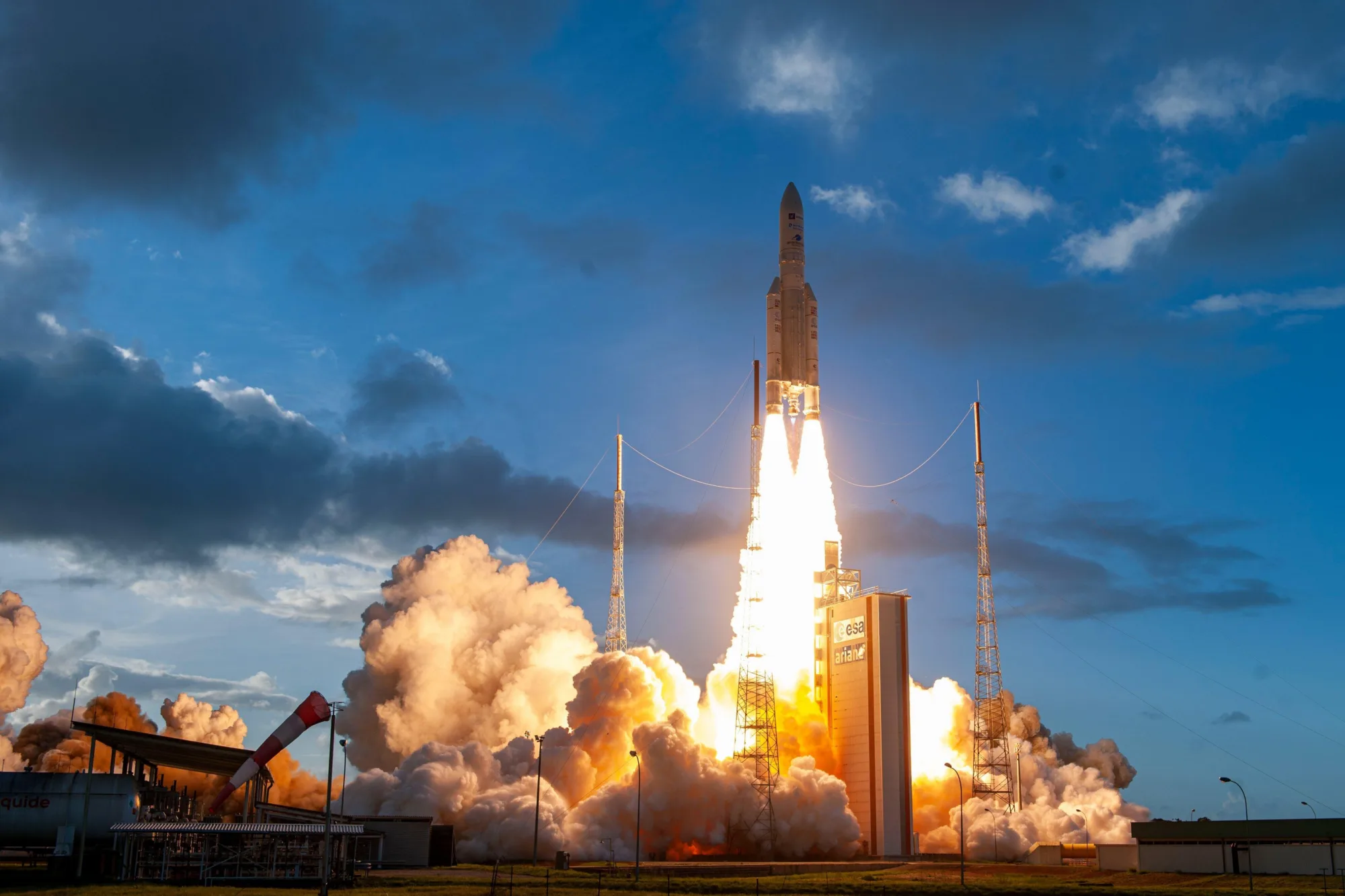 Arianespace sumó cerca de 10 lanzamientos para Ariane 6 y amplió su apuesta por constelaciones, carga y servicios orbitales.
