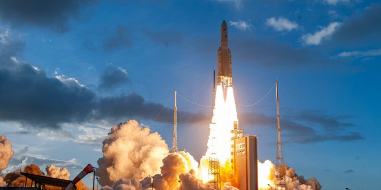 Arianespace sumó cerca de 10 lanzamientos para Ariane 6 y amplió su apuesta por constelaciones, carga y servicios orbitales.