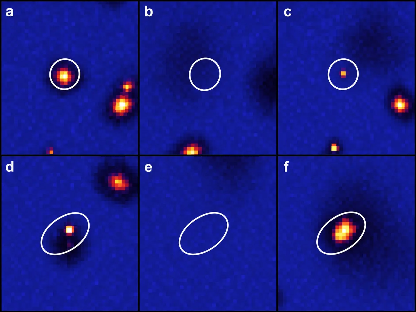 Imágenes de la galaxia NGC 4472 tomadas por el telescopio Chandra en tres momentos diferentes, donde se observan dos fuentes de rayos X hipersuaves que aparecen de forma recurrente o posiblemente permanente.