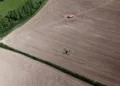 El Ejército británico completó una serie de pruebas con un enjambre de ocho drones que actúan de manera coordinada en un entorno militar realista.