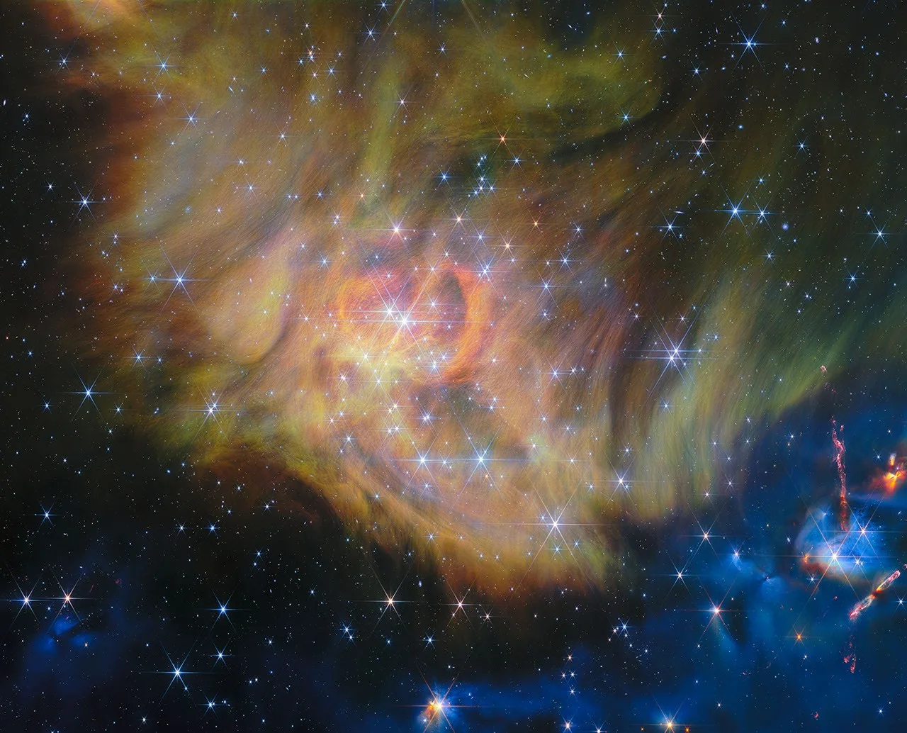 Imagen de IC 348 en el infrarrojo, una región de formación estelar a tan solo 1000 años luz de la Tierra. Se observan diminutas enanas marrones, algunas con apenas el doble de la masa de Júpiter, y estrellas jóvenes que expulsan potentes chorros que chocan contra el gas y el polvo circundantes. Crédito: NASA, ESA, CSA, Kevin Luhman (PSU), Catarina Alves de Oliveira (ESA), Mahdi Zamani (ESA/Webb).