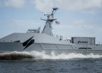 Buque de superficie no tripulado Marauder, desarrollado por Saronic Technologies, diseñado para operar de forma autónoma y transportar cargas y equipos para misiones navales.