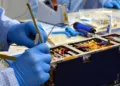 El USAT-1 es un CubeSat de formato 3U de unos 3 kilos de masa que viajará como parte de la misión compartida Transporter-18 de SpaceX. Crédito: UNLP.