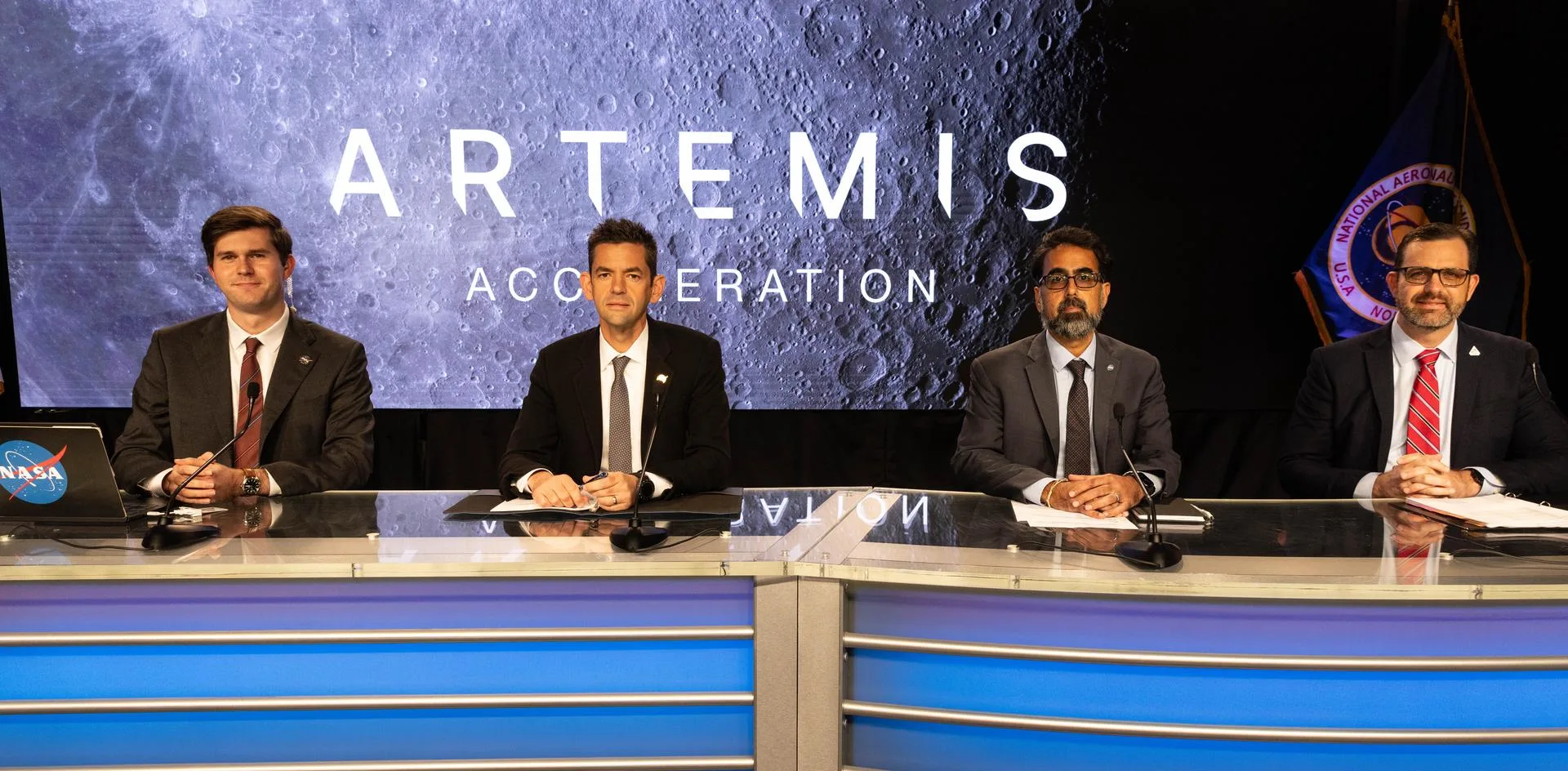 Los directivos de NASA y el programa Artemis participaron en una conferencia de prensa el viernes 23 de octubre de 2026 en el Centro Espacial Kennedy de la agencia en Florida. La sesión tuvo como objetivo actualizar a los medios de comunicación sobre la misión Artemis III de la NASA y sobre el progreso de los planes para el regreso de astronautas estadounidenses a la Luna en 2028. Crédito: NASA/ Cory S Huston.