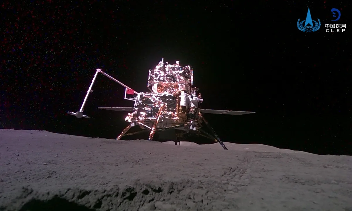 Chang’e 6 alunizó en la cuenca Polo Sur-Aitken, en la cara oculta de la Luna, donde recogió muestras que luego fueron enviadas a la Tierra por primera vez en la historia.