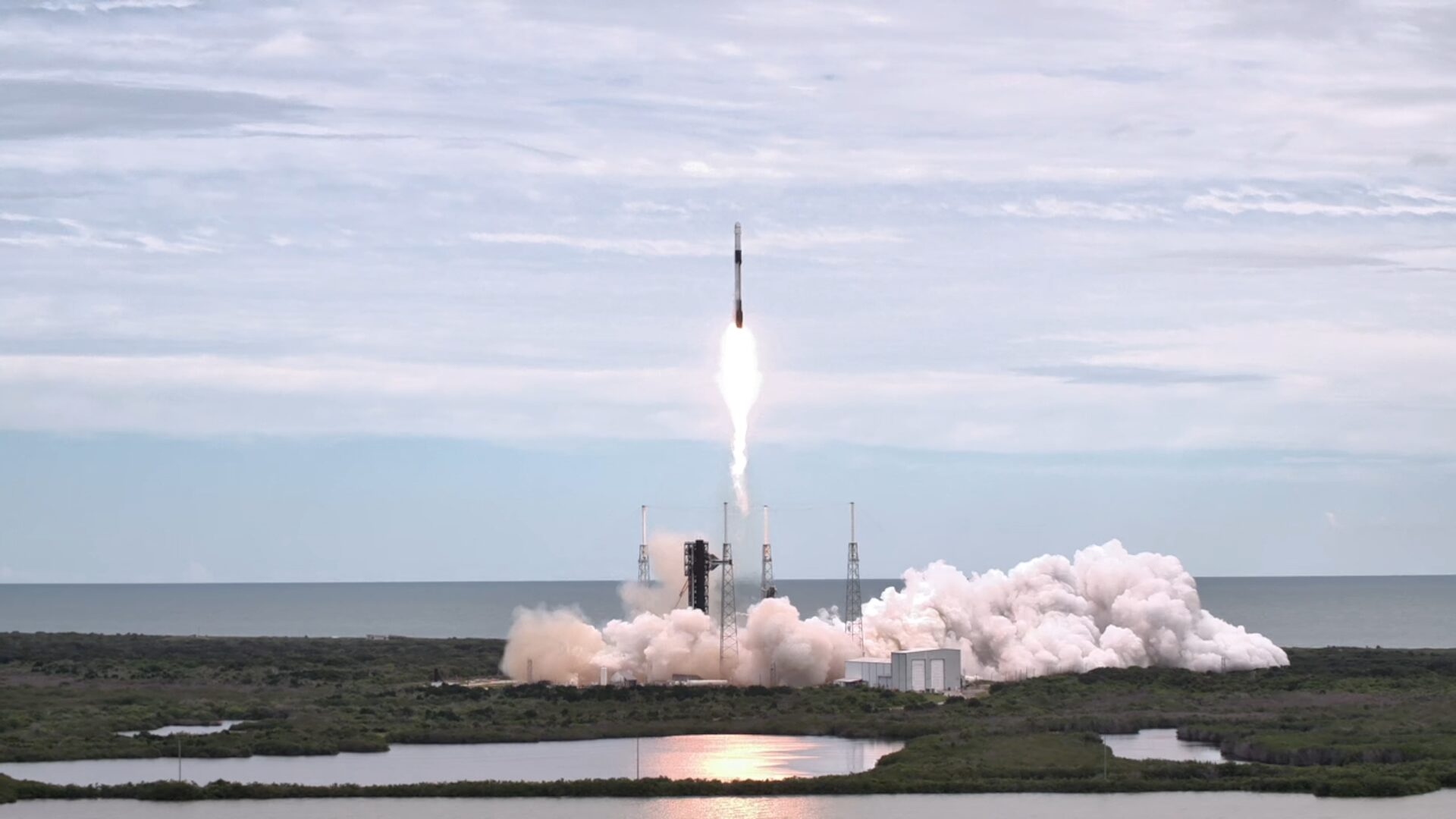 El lanzamiento de Crew-13 se realizó desde el complejo 40 de la base de Cabo Cañaveral, en Florida, a bordo de un cohete Falcon 9 y una cápsula Crew Dragon.