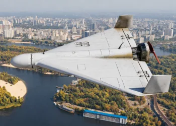 Los drones rusos Geran-2, basados en el diseño iraní Shahed-136, utilizan sistemas de navegación como Kometa, en los que Ucrania identificó componentes electrónicos de origen estadounidense que permiten resistir interferencias enemigas.