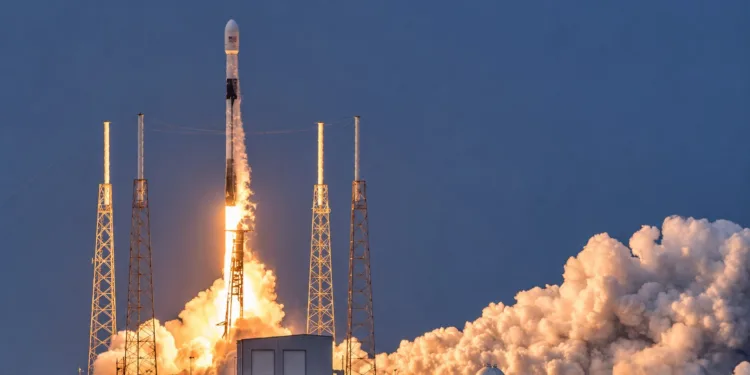 Los satélites argentinos SAOCOM se lanzaron a bordo de cohetes Falcon 9 de SpaceX. La misión estos ejemplares es observar la Tierra mediante radar de apertura sintética para monitorear el ambiente y contribuir a la gestión de emergencias.
