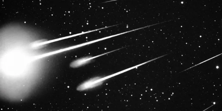 Los restos del cometa Halley producirán una lluvia de meteoros visible desde Argentina, con su mayor actividad el 21 y 22 de octubre.