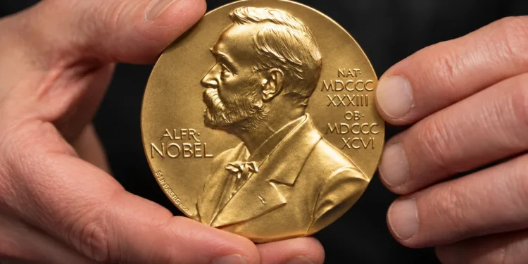 Los Nobel 2026 reconocieron a ocho personas por sus aportes a la ciencia, la literatura y la paz.