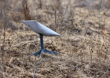 Ucrania denuncia que Starlink corta la conexión de sus drones en medio de la guerra al superar los 160 km/h.