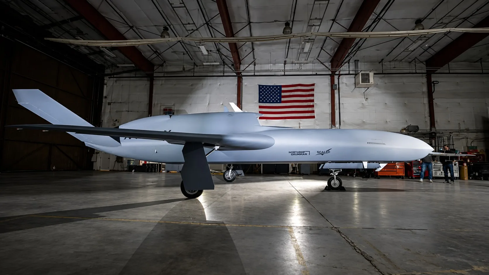 Northrop Grumman voló por primera vez el YFQ-48A, su nuevo caza autónomo para la Fuerza Aérea de EE.UU.