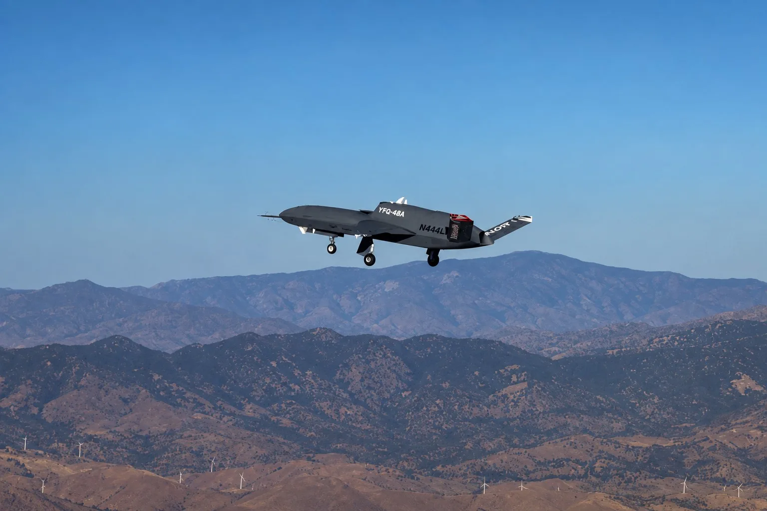 Northrop Grumman voló por primera vez el YFQ-48A, su nuevo caza autónomo para la Fuerza Aérea de EE.UU.