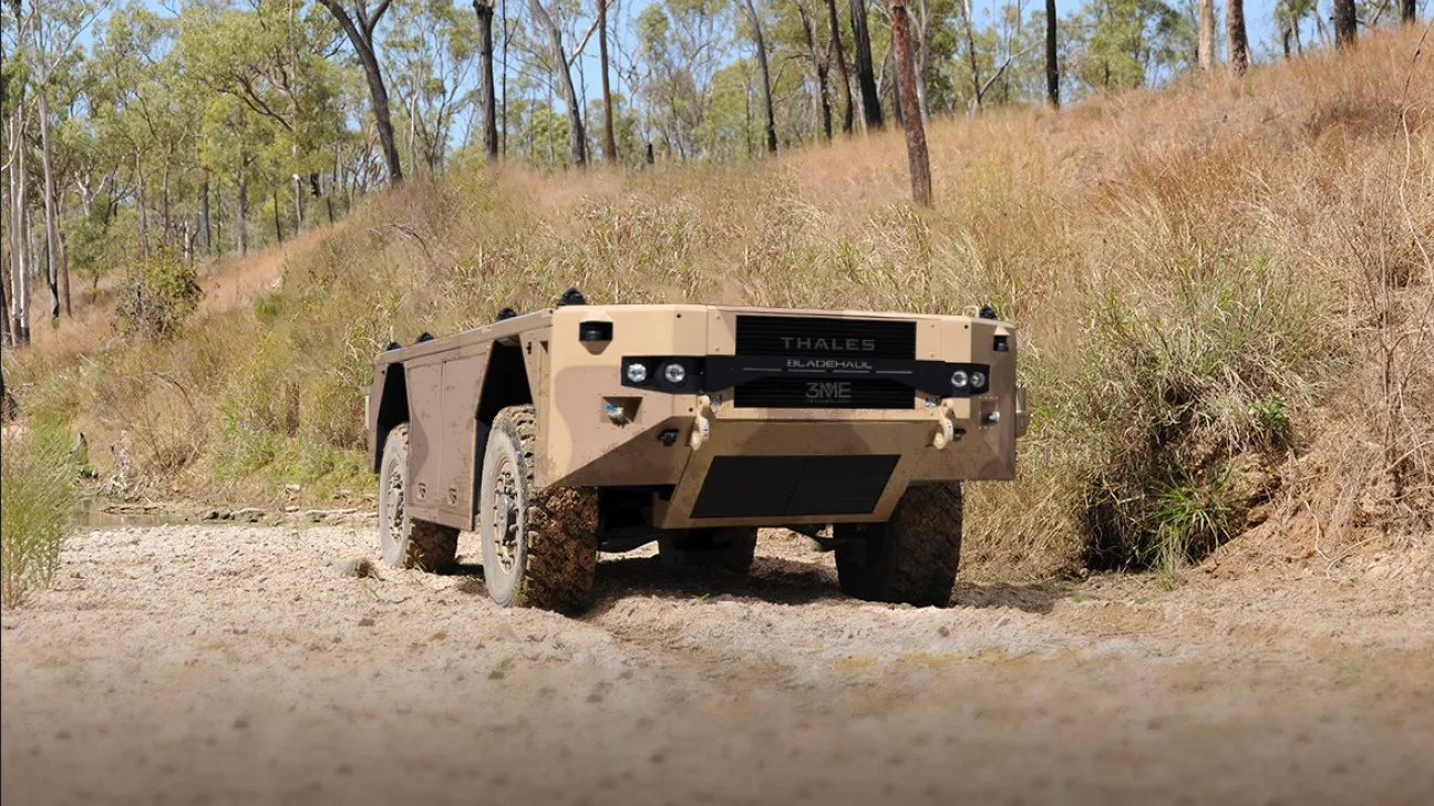 Thales Australia y 3ME Technology presentaron BladeHAUL, un vehículo militar autónomo diseñado para transportar hasta 10.000 kg de carga. Crédito: Thales.