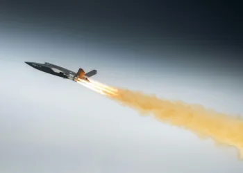 El avión de combate autónomo U740 Valkyrie de Airbus realizó el 29 de septuembre de 2026 su primer vuelo en Europa y alcanzó Mach 0,8 durante sus pruebas. Crédito: Airbus Defense.