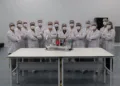 La Fuerza Aérea de Chile, a través del Centro Espacial Nacional (CEN), culminó el ensamblaje e integración de los microsatélites experimentales SNSat-1 y SNSat-2. Crédito: FACH